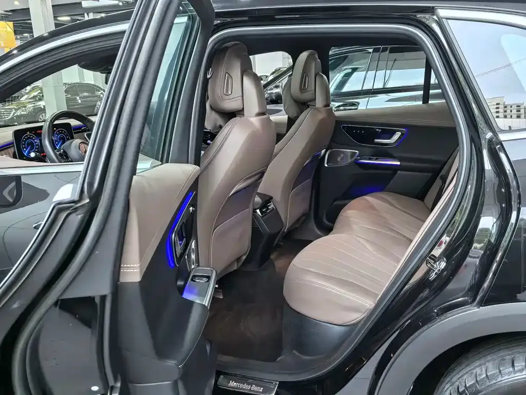 Mercedes-Benz EQE SUV — фото 4