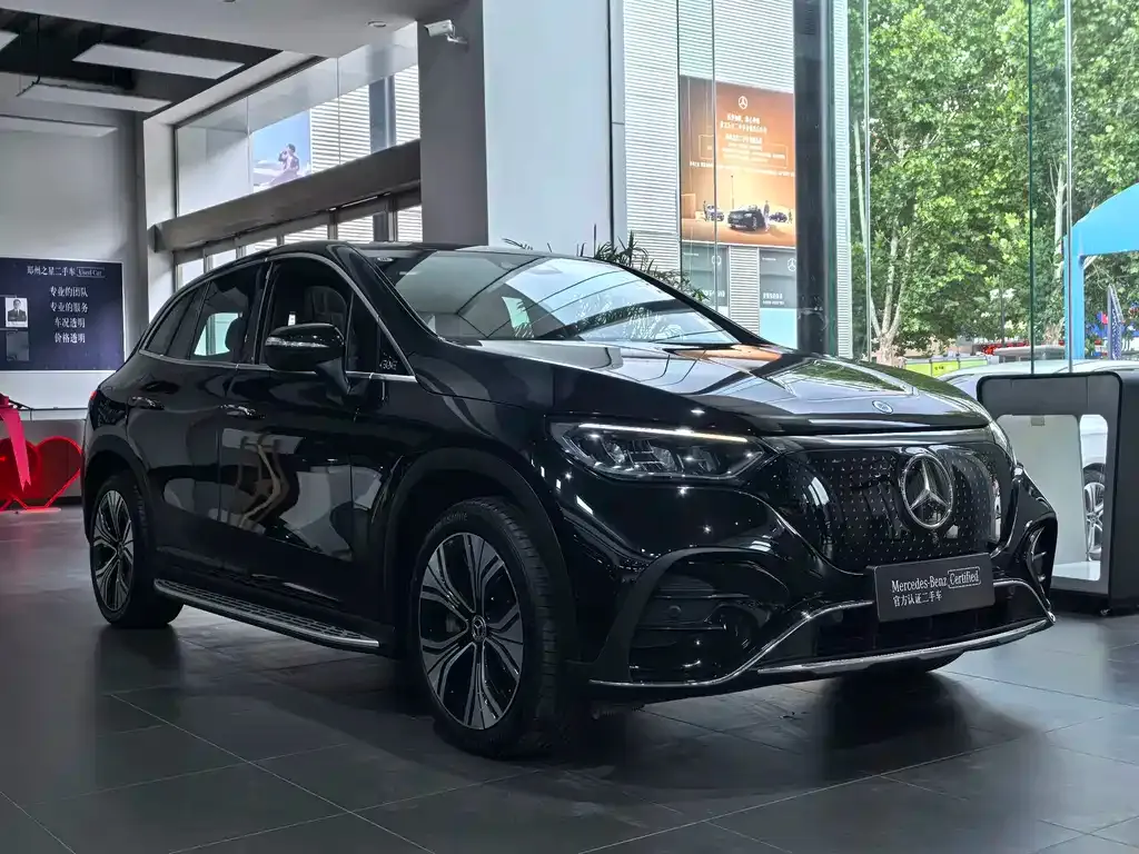 Mercedes-Benz EQE SUV — фото 7
