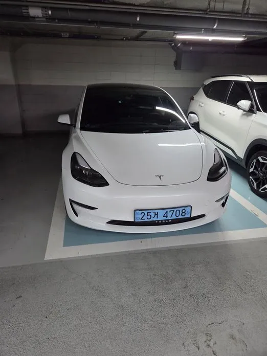 Tesla Model 3 — фото 1