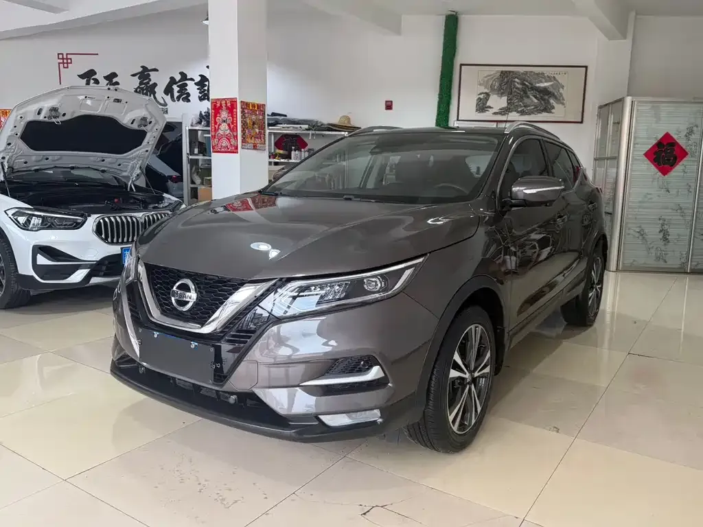Nissan Qashqai — фото 1