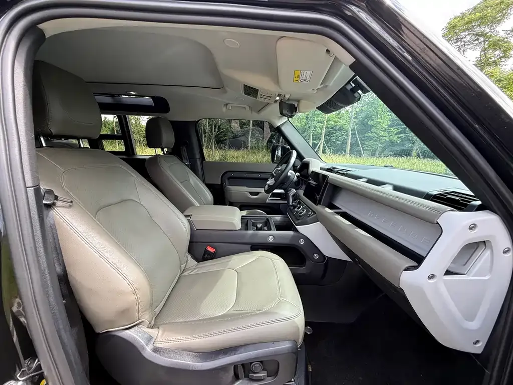 Land Rover Defender — фото 10