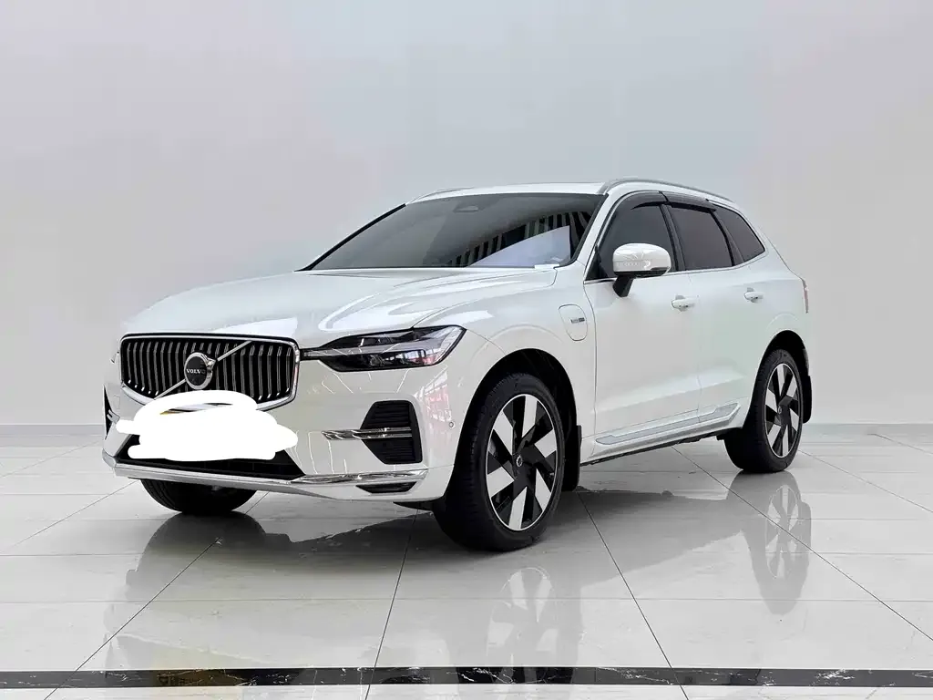 Volvo XC60 PHEV — фото 1