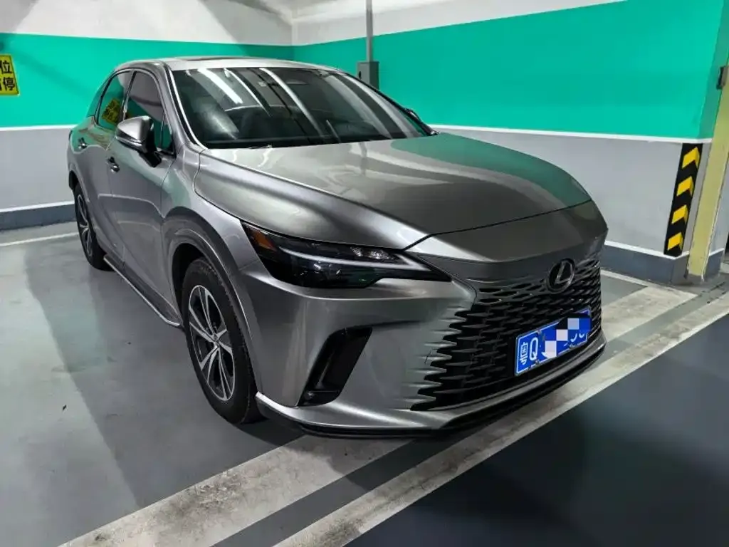Lexus RX — фото 1
