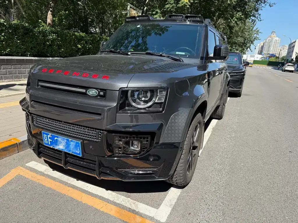 Land Rover Defender — фото 1