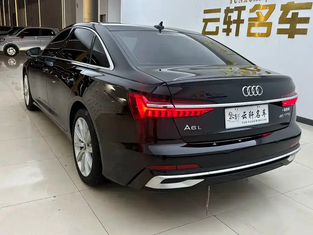 Audi A6L — фото 10