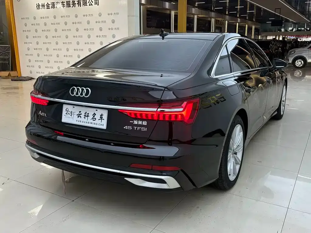 Audi A6L — фото 8