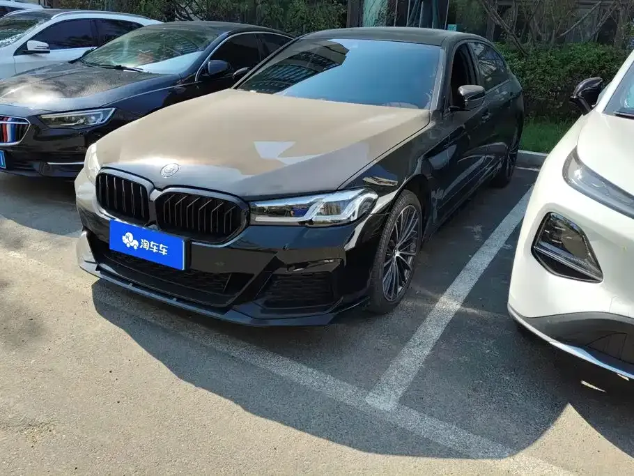 BMW 5 Series — фото 1