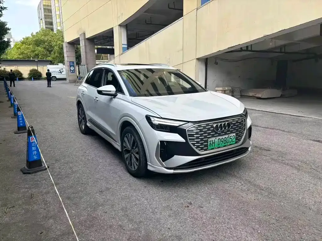Audi Q4 e-tron — фото 6