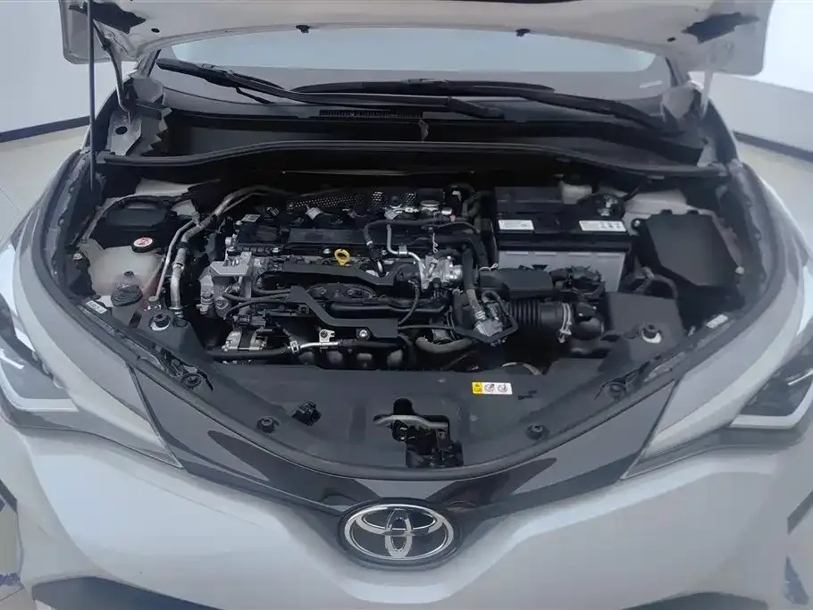 Toyota C-HR — фото 10