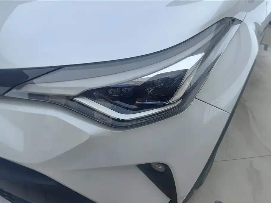Toyota C-HR — фото 5