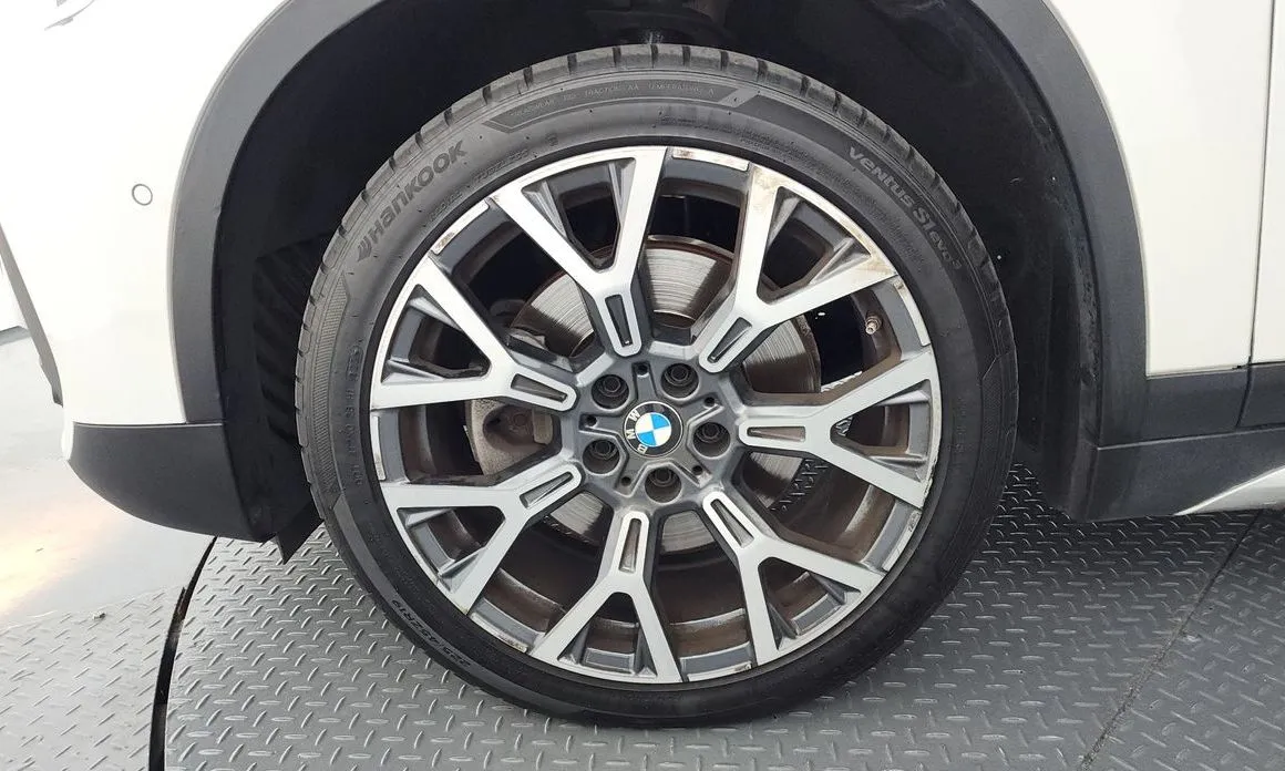 BMW X1 — фото 10
