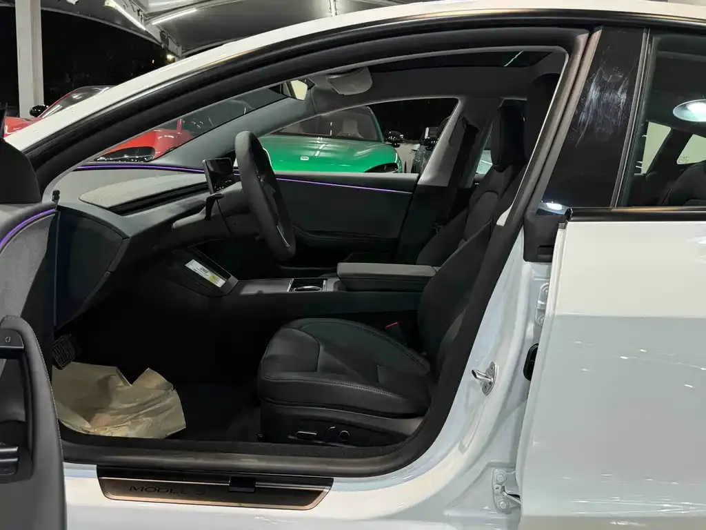 Tesla Model 3 — фото 9