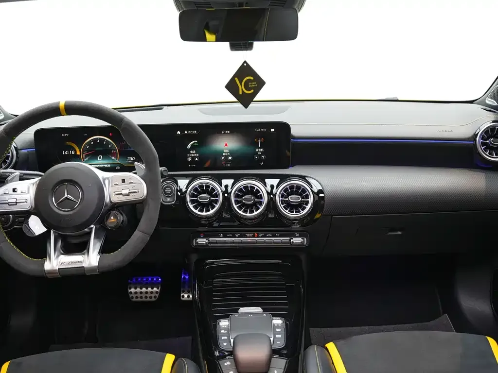 Mercedes-Benz CLA AMG — фото 7