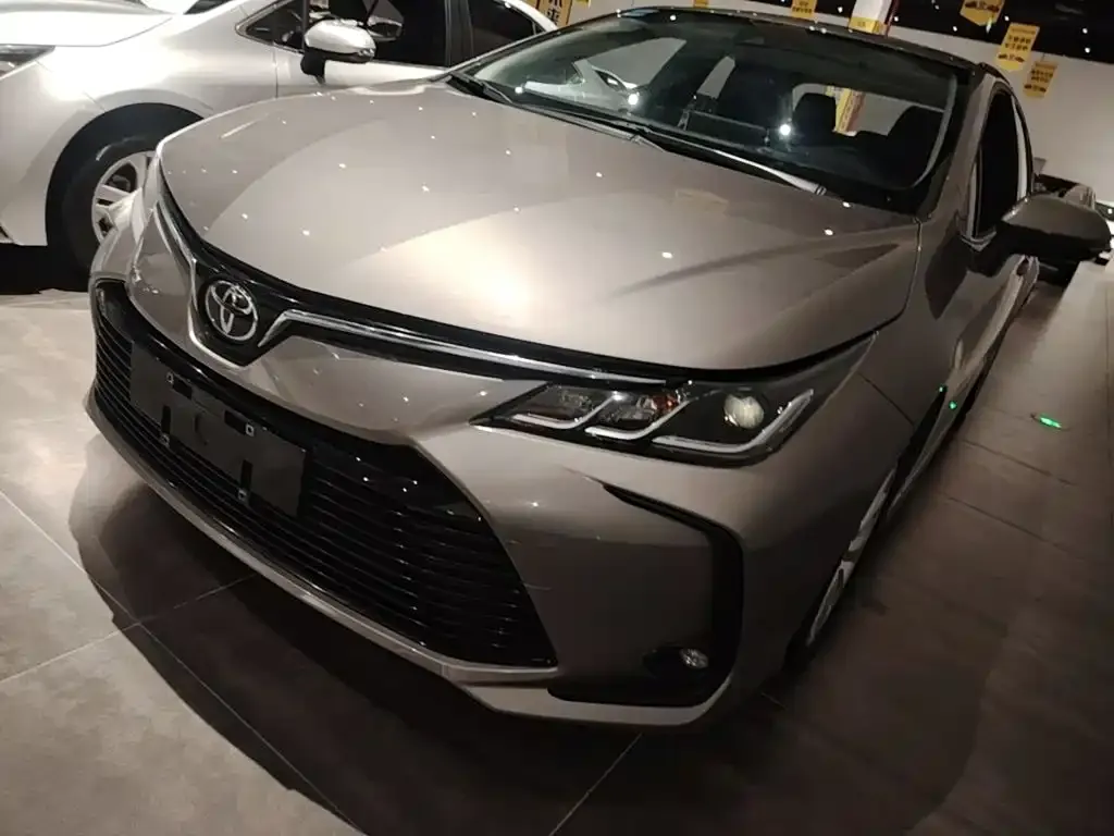 Toyota Corolla — фото 1