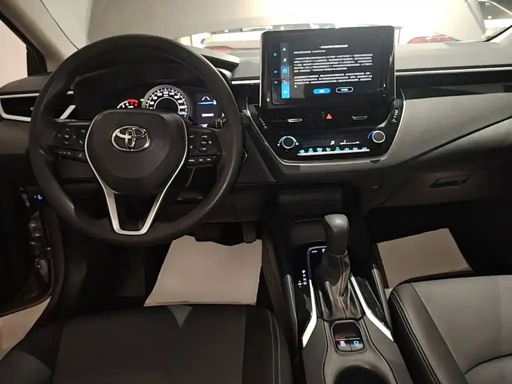 Toyota Corolla — фото 5