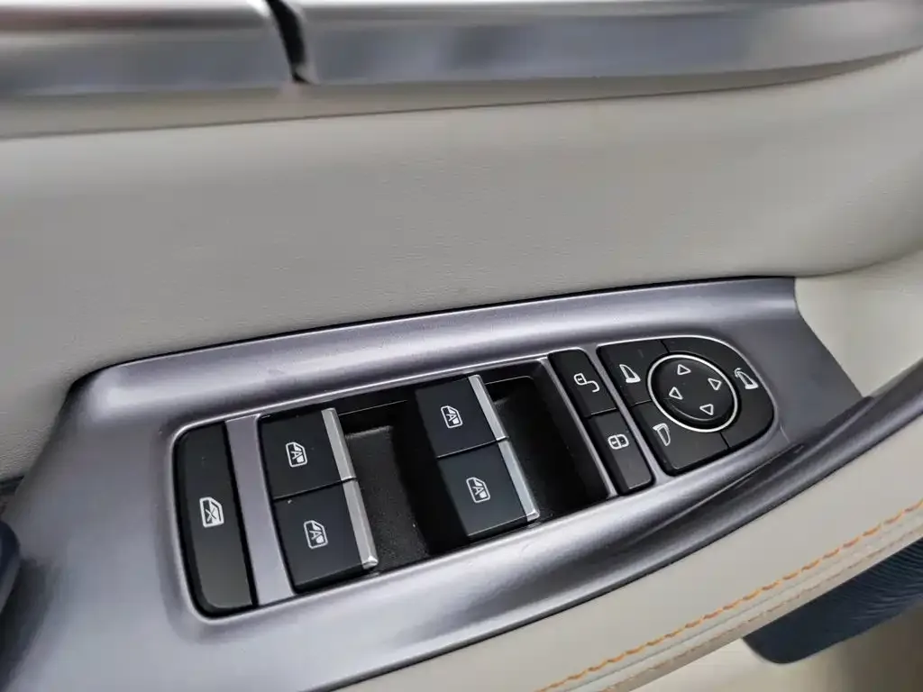BYD PLUS New Energy — фото 2