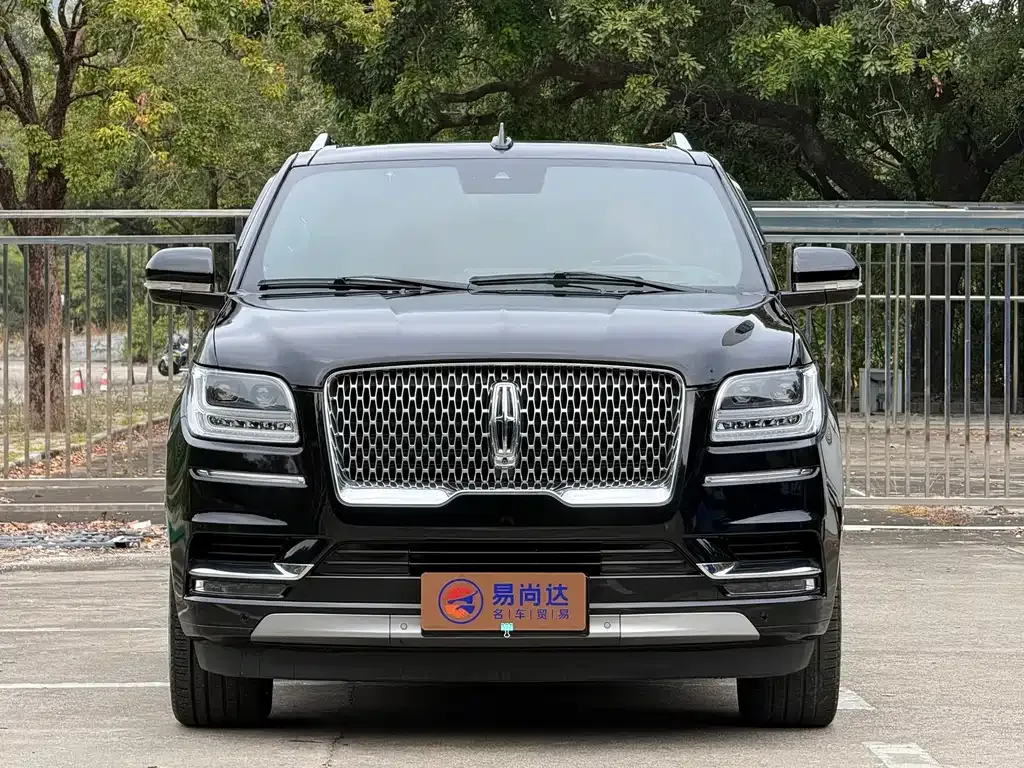 Lincoln Navigator — фото 1