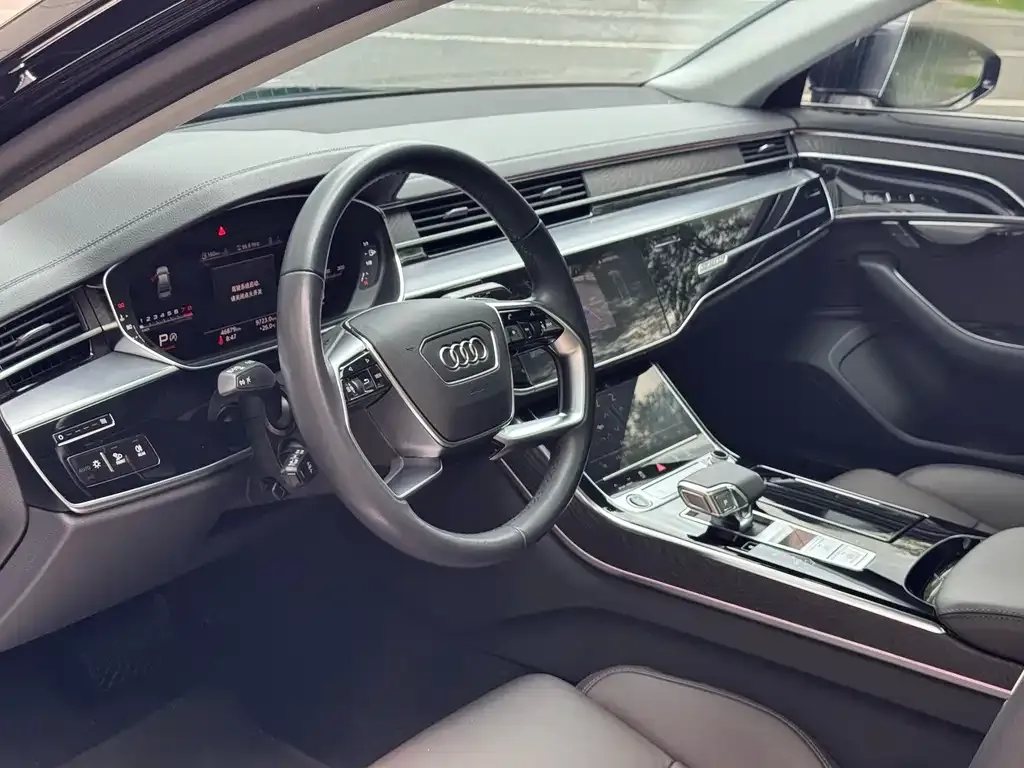 Audi A8 — фото 3