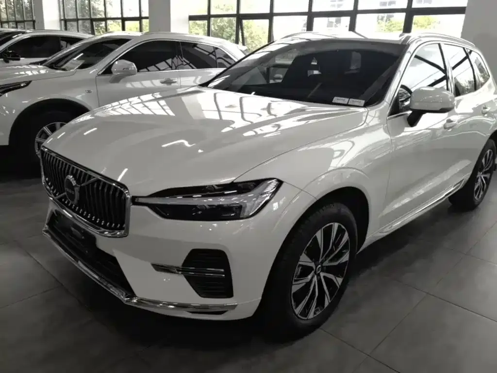 Volvo XC60 — фото 1