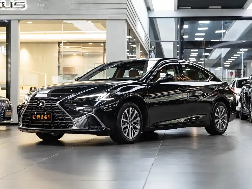 Lexus ES — фото 1