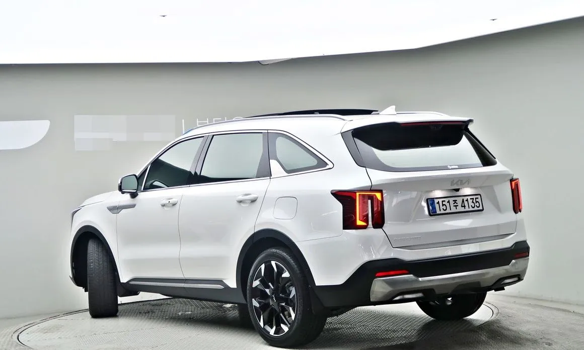 Kia Sorento — фото 9