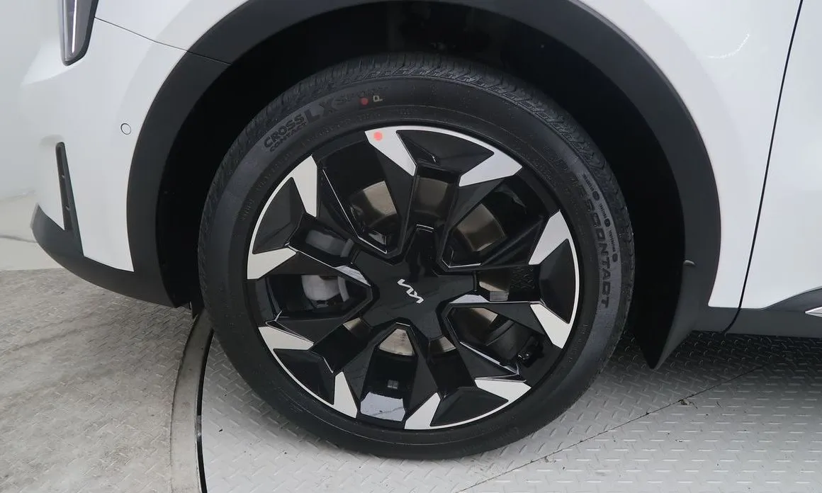 Kia Sorento — фото 5