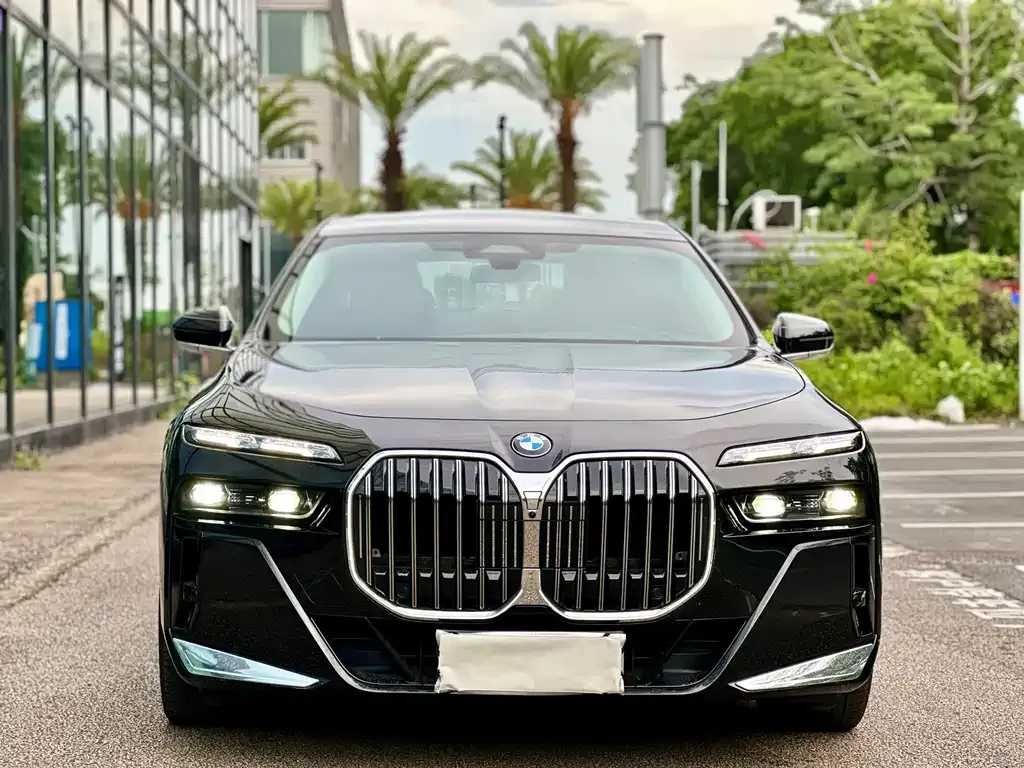 BMW 7 Series — фото 5