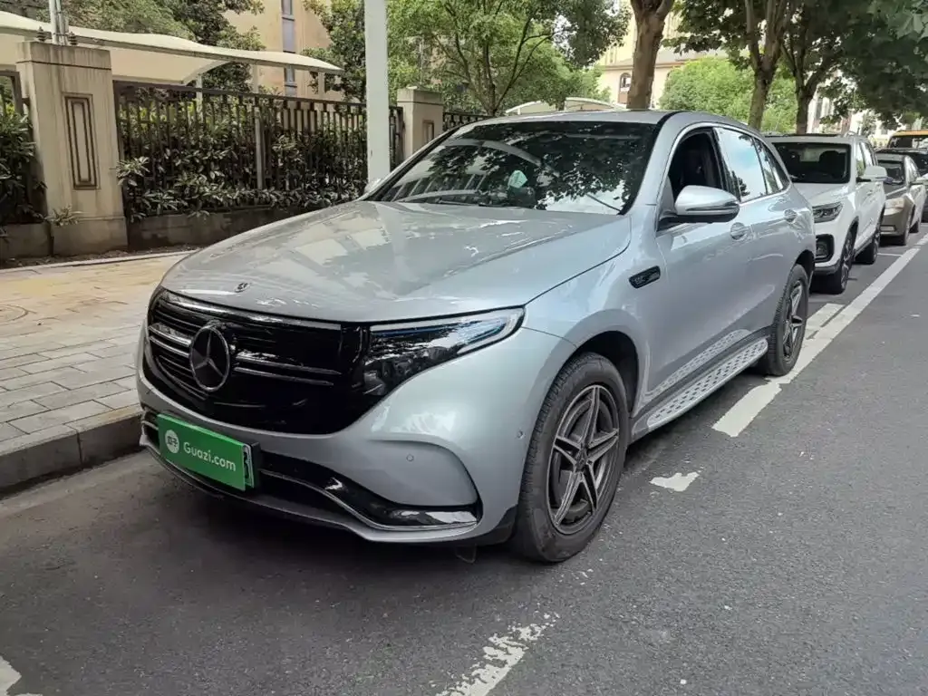 Mercedes-Benz EQC — фото 1