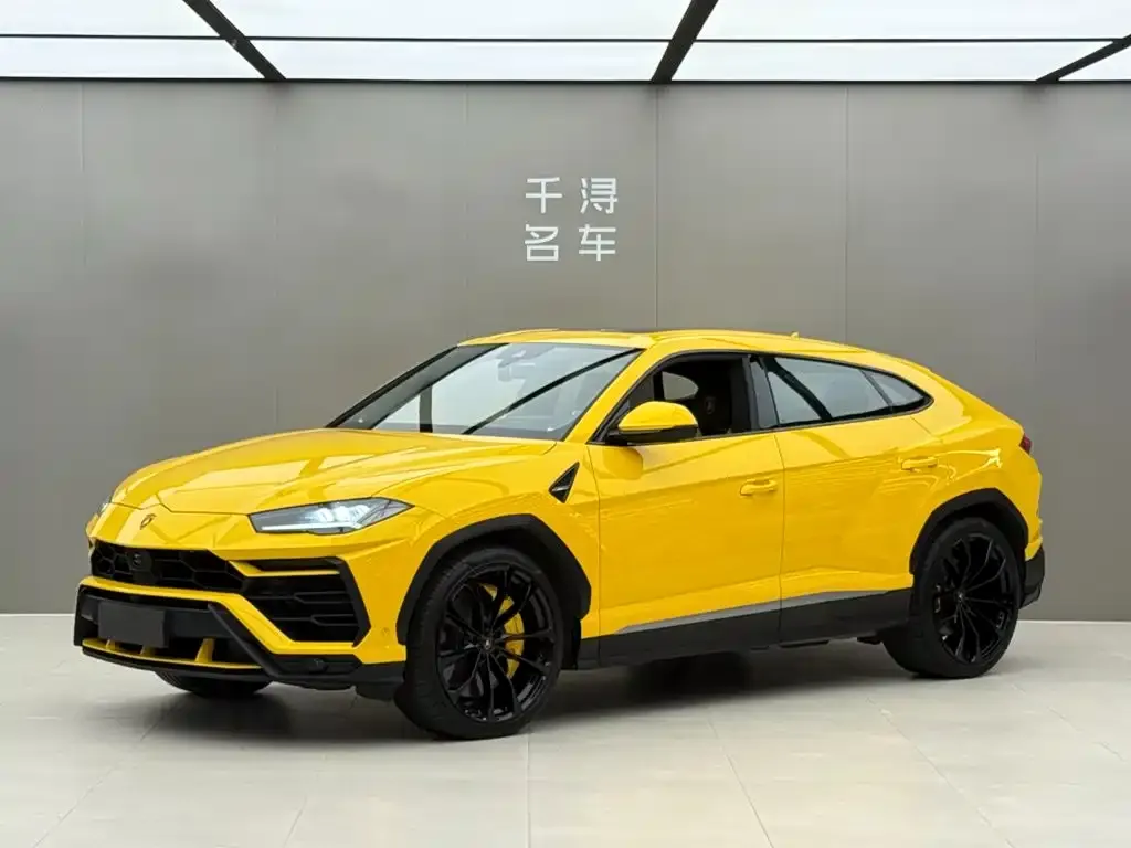 Lamborghini Urus — фото 1