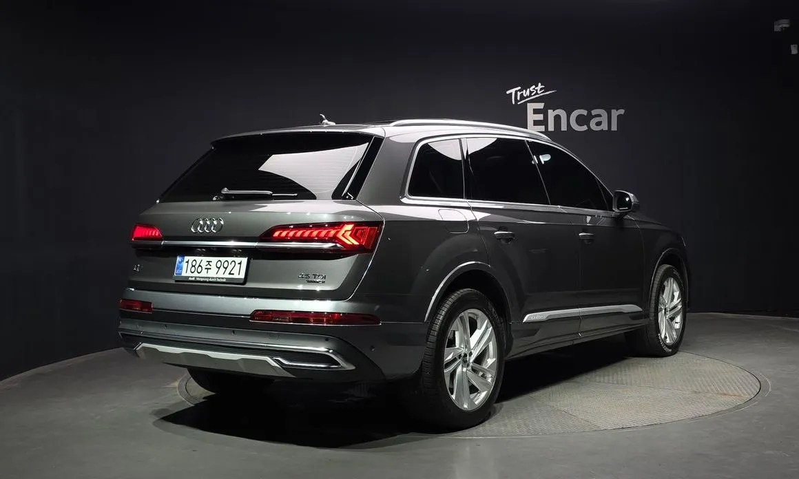 Audi Q7 — фото 2