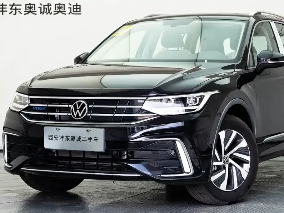 Volkswagen Tiguan L PHEV — фото 6