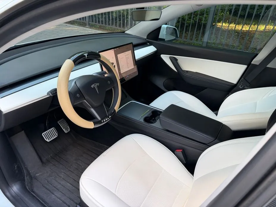 Tesla Model Y — фото 7