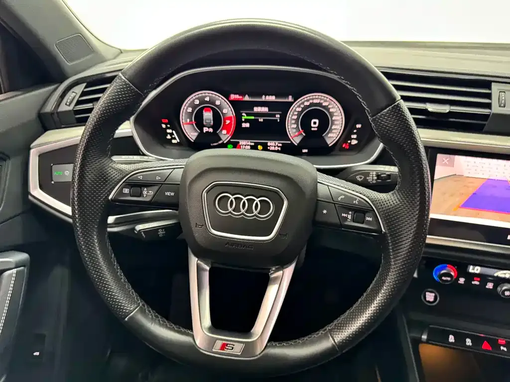 Audi Q3 Sportback — фото 6