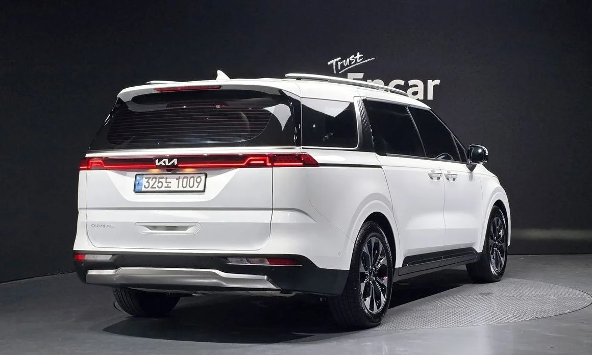 Kia Carnival — фото 4