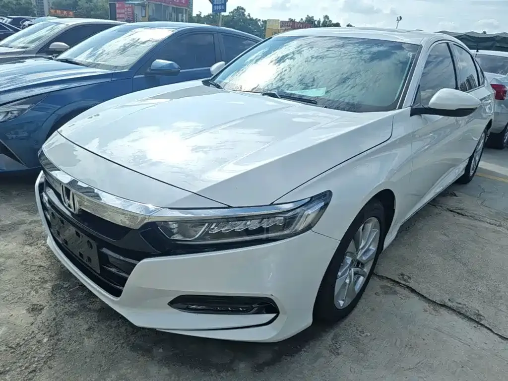 Honda Accord — фото 1