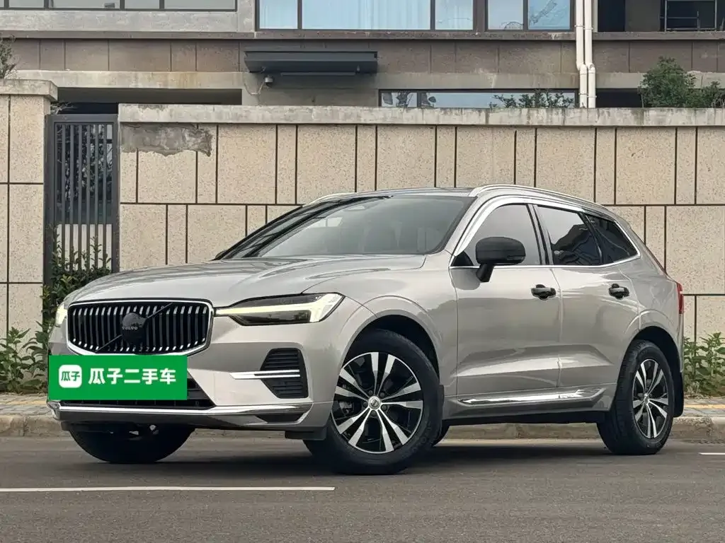 Volvo XC60 — фото 9