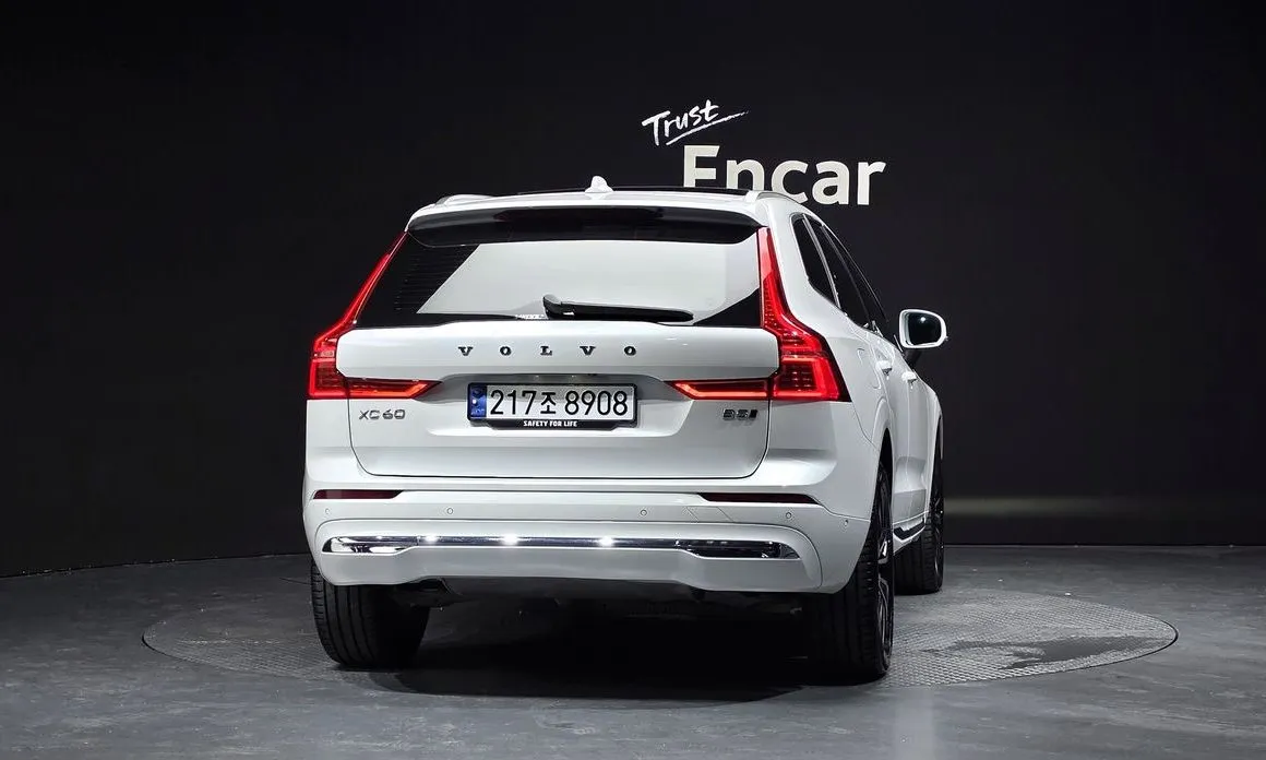 Volvo XC60 — фото 2