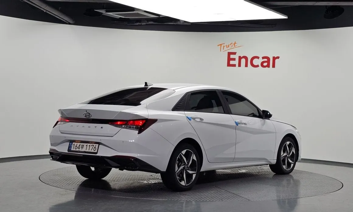 Hyundai AVANTE — фото 3