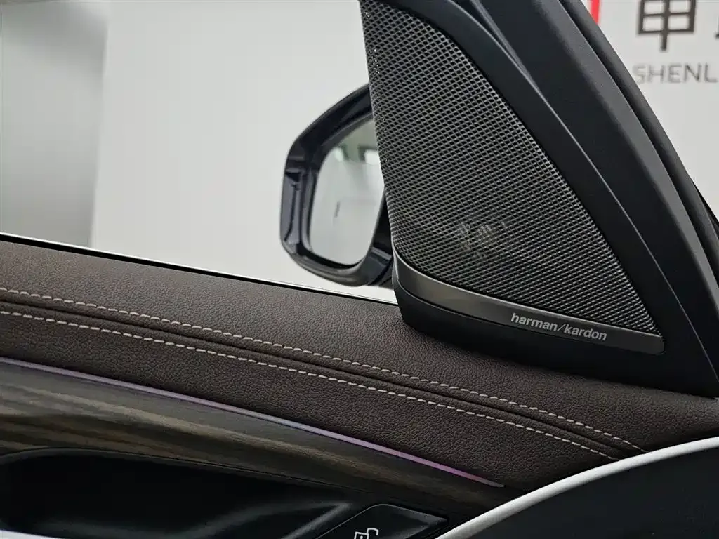 BMW 5 Series — фото 10