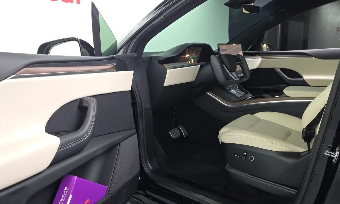 Tesla Model X — фото 3
