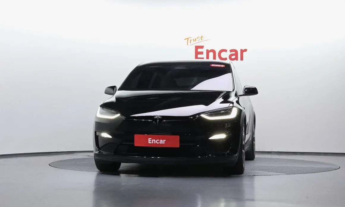 Tesla Model X — фото 6