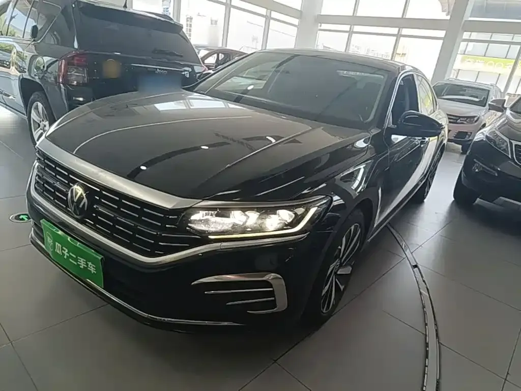 Volkswagen Passat — фото 1
