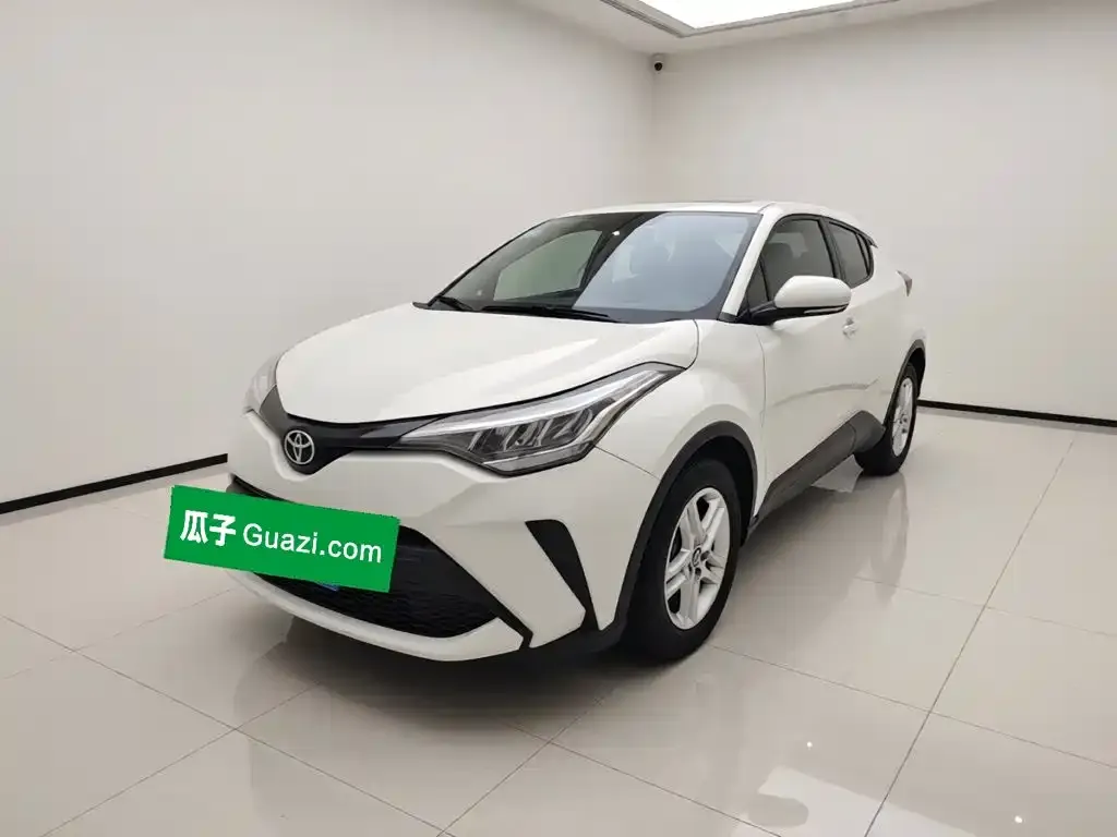 Toyota C-HR — фото 1