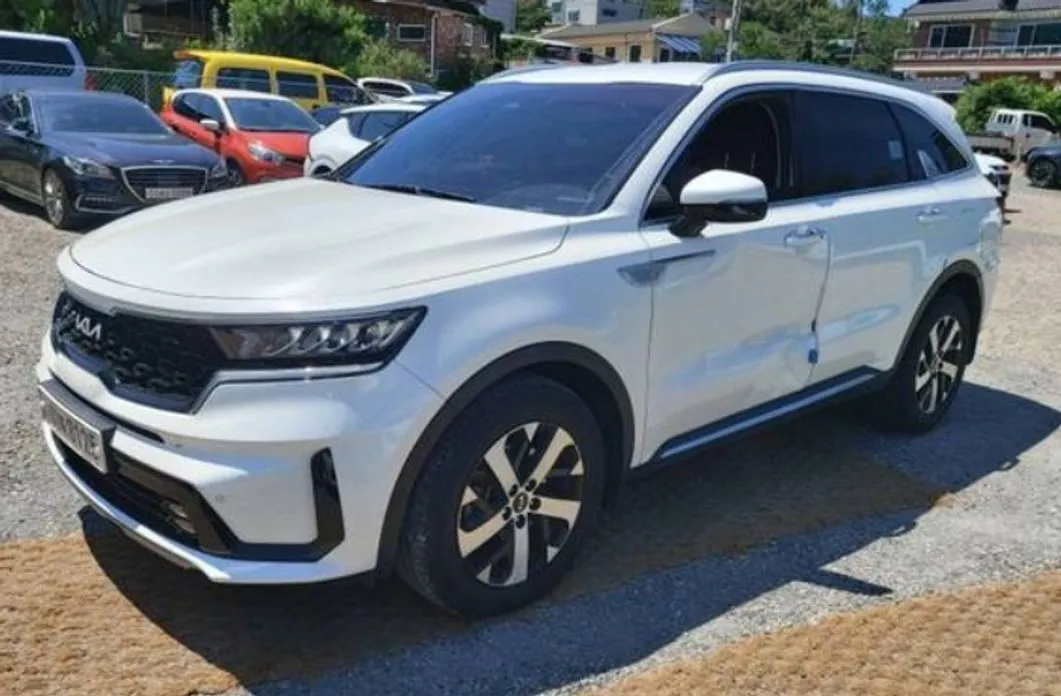 Kia Sorento — фото 8