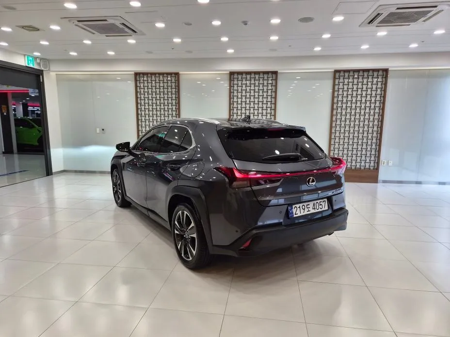 Lexus UX — фото 4