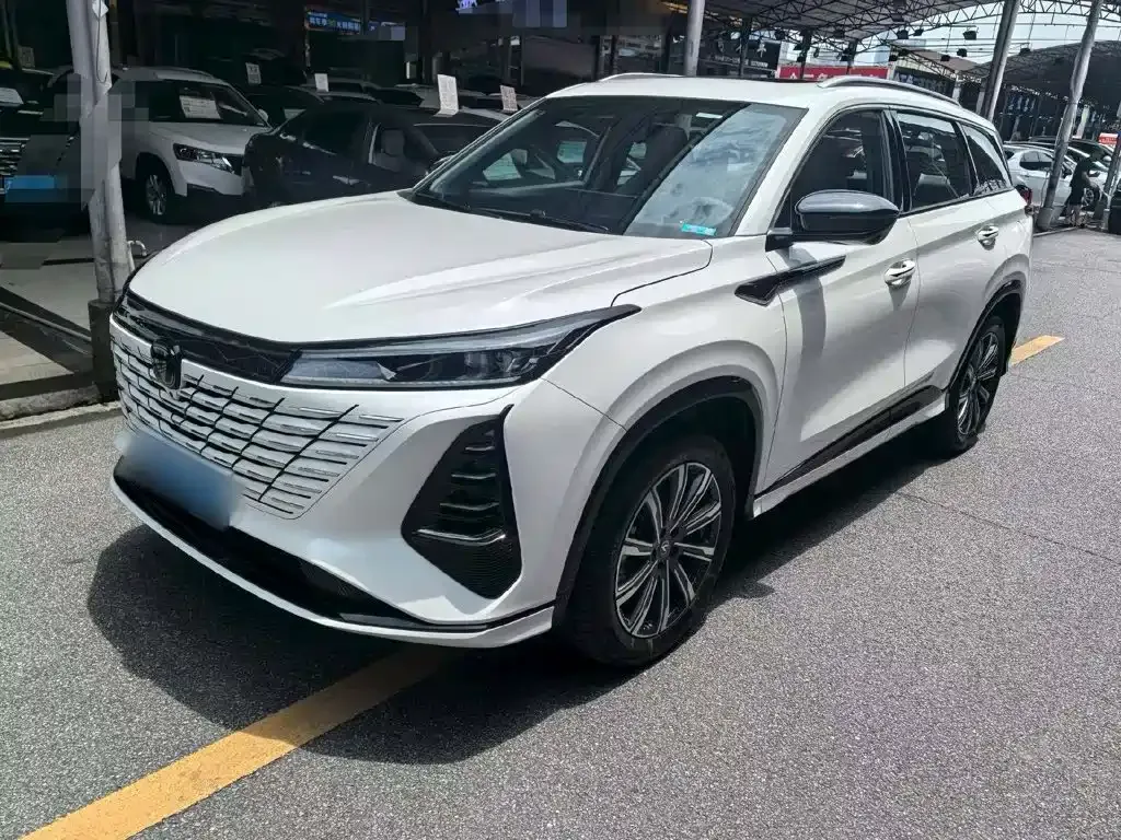 Changan CS75PLUS — фото 1