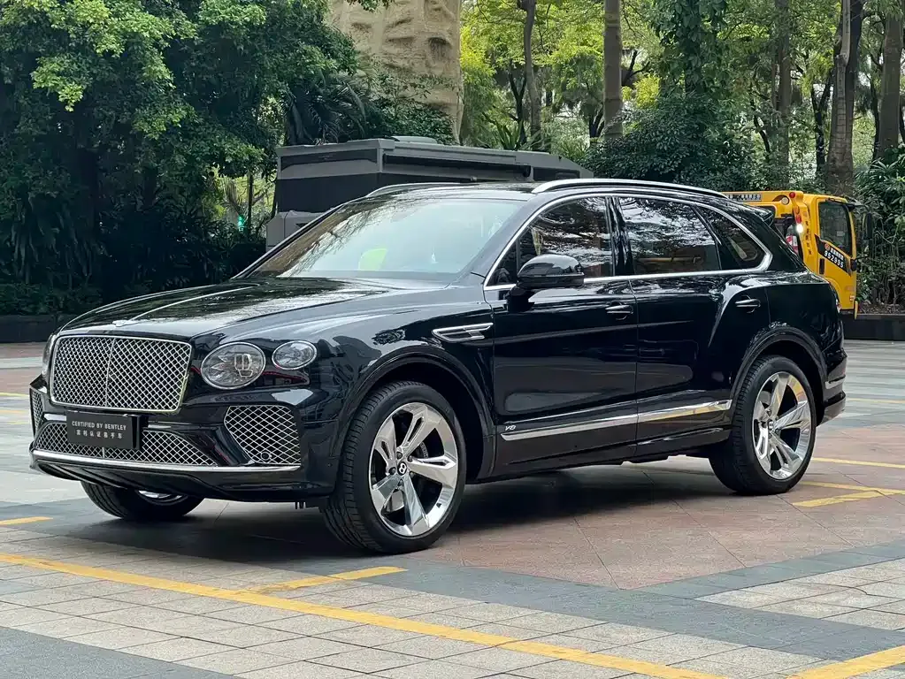 Bentley Bentayga — фото 1