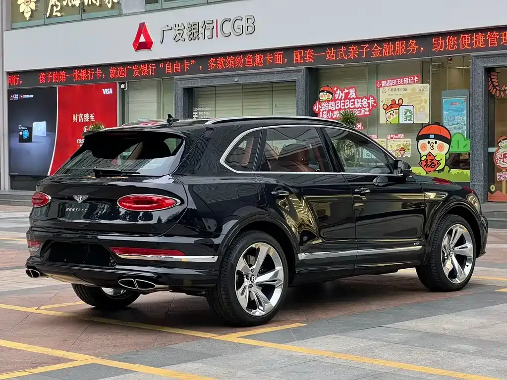 Bentley Bentayga — фото 10