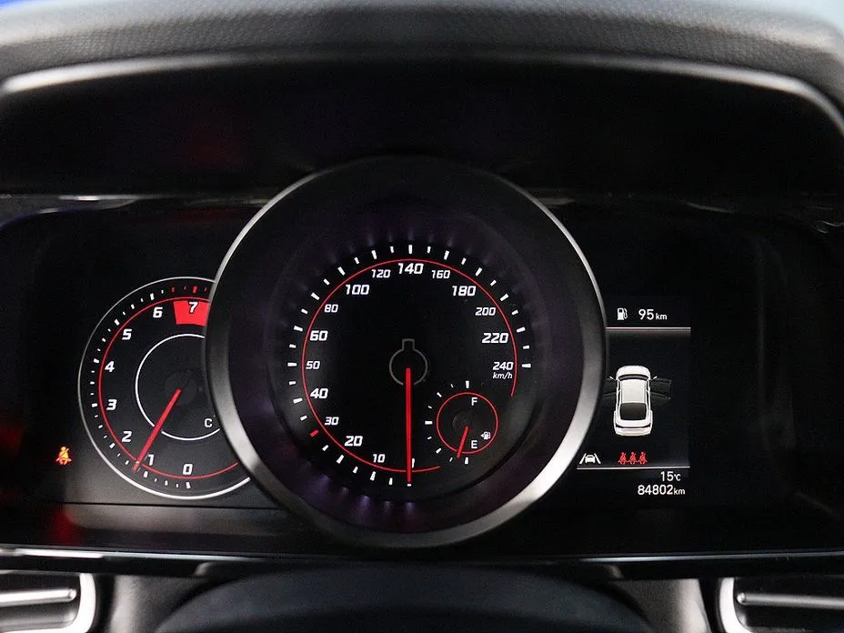 Hyundai AVANTE — фото 2