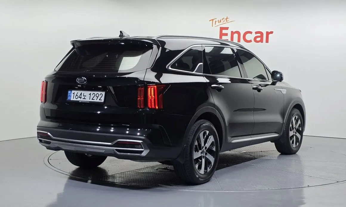 Kia Sorento — фото 7